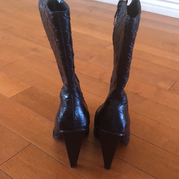 Rare Dolce Vita Black crocodile embossed boots. - Picture 5 of 7